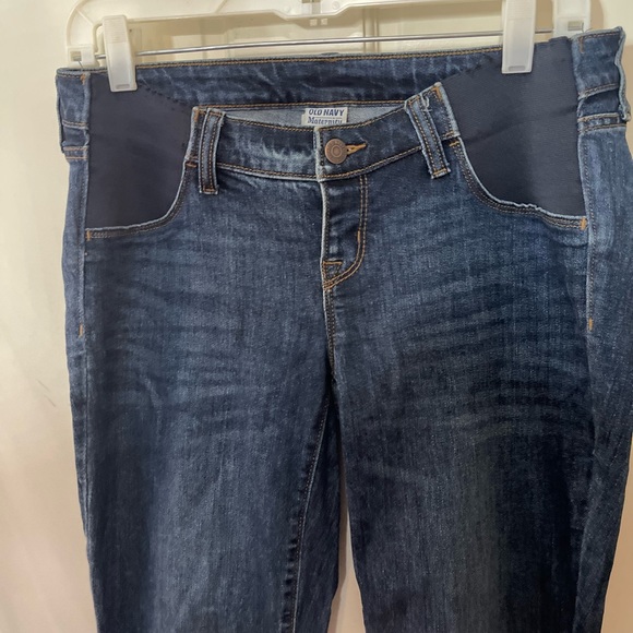 Old Navy Maternity Side Low Panel Straight Boot Jeans - Picture 6 of 10